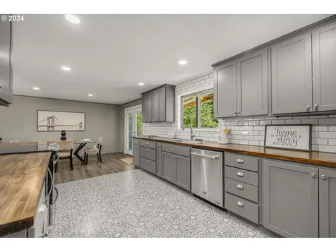 414 Charman Street Oregon City OR 97045