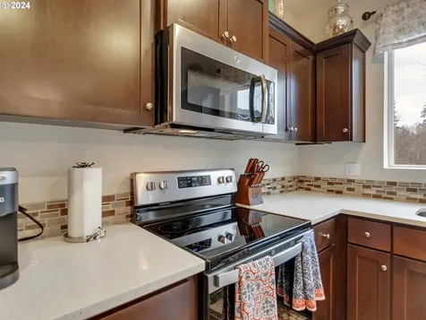 12162 SW Pond Lane Portland OR 97224