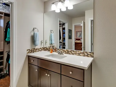 12162 SW Pond Lane Portland OR 97224