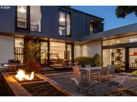 2042 N Skidmore Court Portland OR 97217