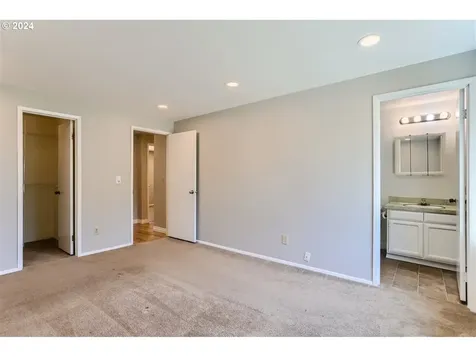 12335 SW Berryhill Lane Beaverton OR 97008