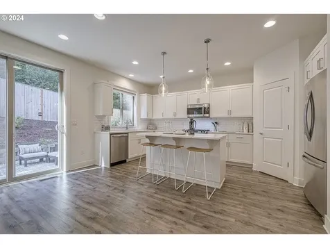 11074 SW Annand Hill Court Portland OR 97224