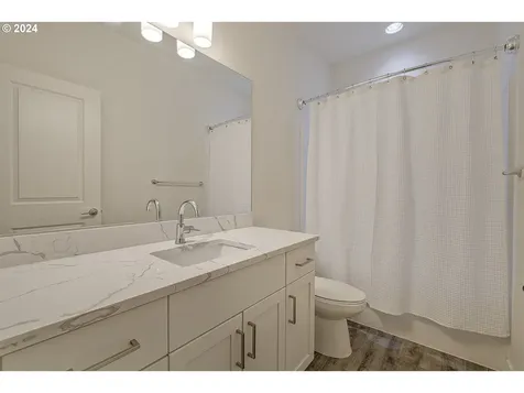 11074 SW Annand Hill Court Portland OR 97224