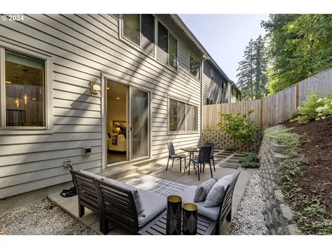 11074 SW Annand Hill Court Portland OR 97224