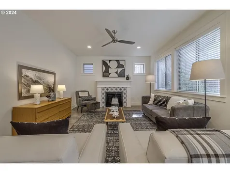 11074 SW Annand Hill Court Portland OR 97224
