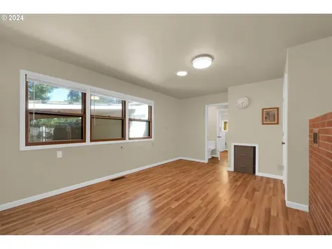 1427 Anderson Lane Springfield OR 97477