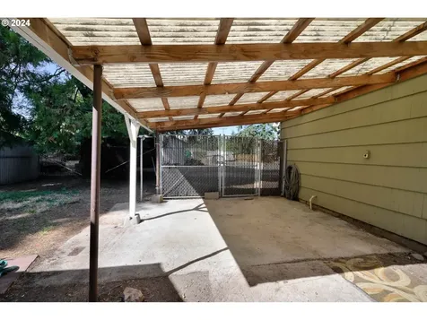 1427 Anderson Lane Springfield OR 97477