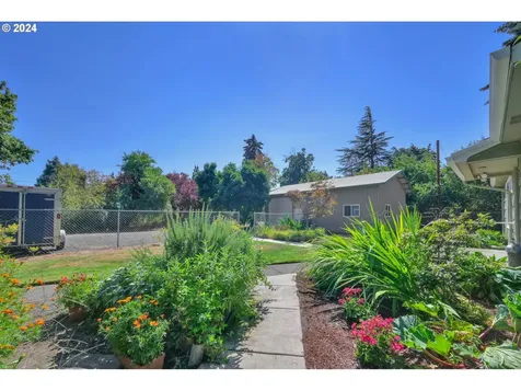 1427 Anderson Lane Springfield OR 97477