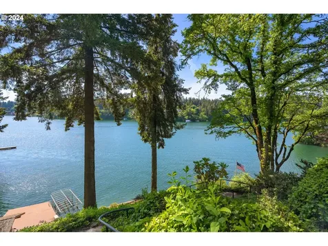 1750 Northshore Road Lake Oswego OR 97034