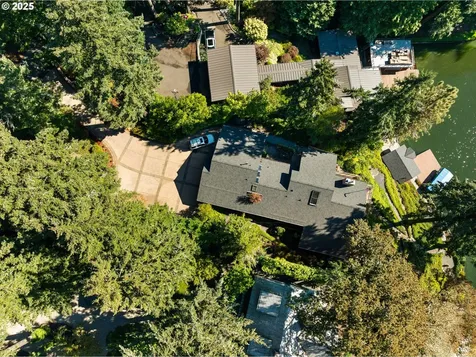 1750 Northshore Road Lake Oswego OR 97034