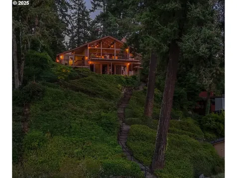 1750 Northshore Road Lake Oswego OR 97034