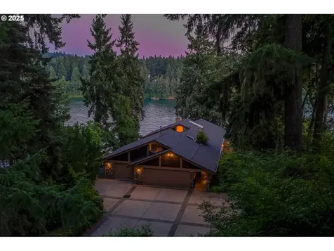 1750 Northshore Road Lake Oswego OR 97034