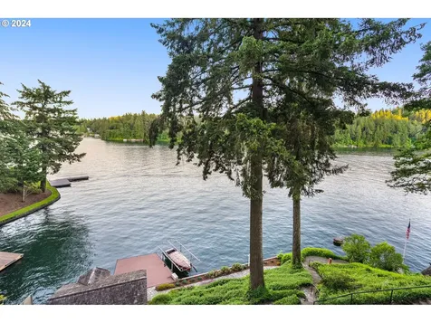 1750 Northshore Road Lake Oswego OR 97034