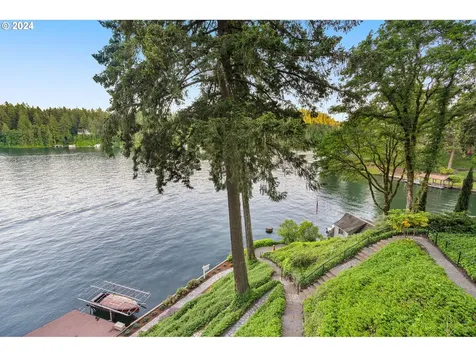1750 Northshore Road Lake Oswego OR 97034