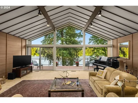 1750 Northshore Road Lake Oswego OR 97034