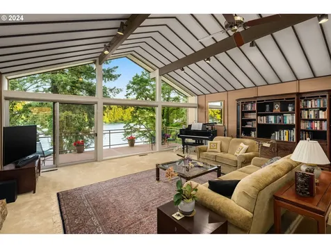 1750 Northshore Road Lake Oswego OR 97034