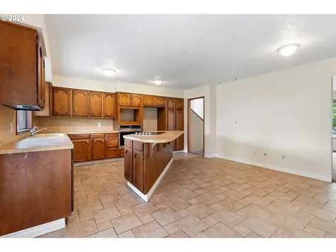 16740 SE Kelly Street Portland OR 97236