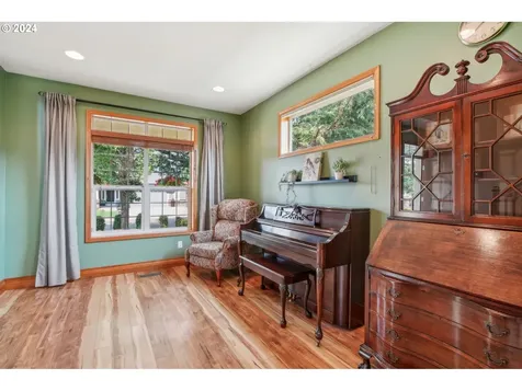327 Nw 151st Street Vancouver WA 98685