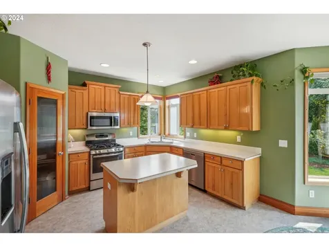 327 Nw 151st Street Vancouver WA 98685
