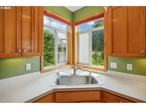 327 Nw 151st Street Vancouver WA 98685