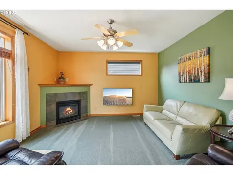 327 Nw 151st Street Vancouver WA 98685