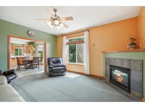327 Nw 151st Street Vancouver WA 98685
