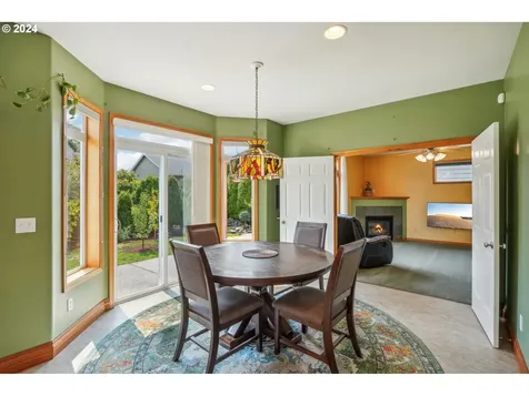 327 Nw 151st Street Vancouver WA 98685