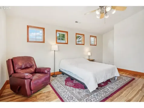 327 Nw 151st Street Vancouver WA 98685
