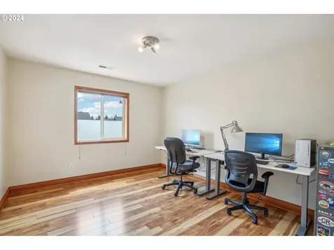 327 Nw 151st Street Vancouver WA 98685