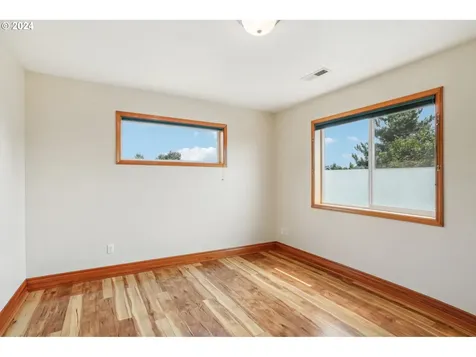 327 Nw 151st Street Vancouver WA 98685