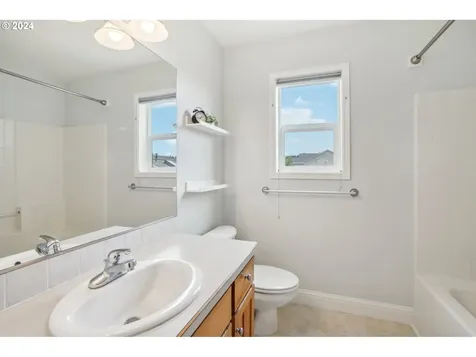 327 Nw 151st Street Vancouver WA 98685