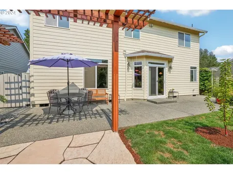 327 Nw 151st Street Vancouver WA 98685