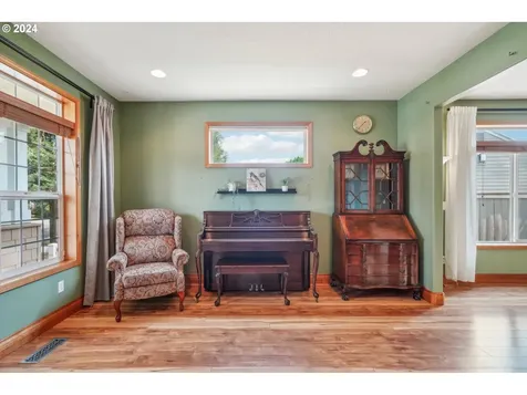 327 Nw 151st Street Vancouver WA 98685