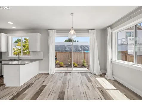 1572 Ne Sunrise Lane Hillsboro OR 97124