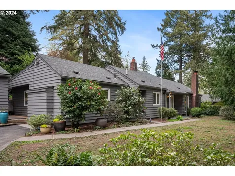 611 Sw Cheltenham Street Portland OR 97239