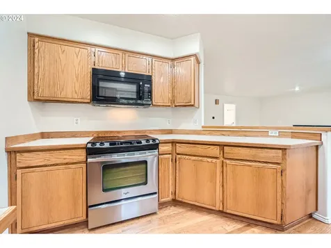 1743 SE 60th Avenue Hillsboro OR 97123