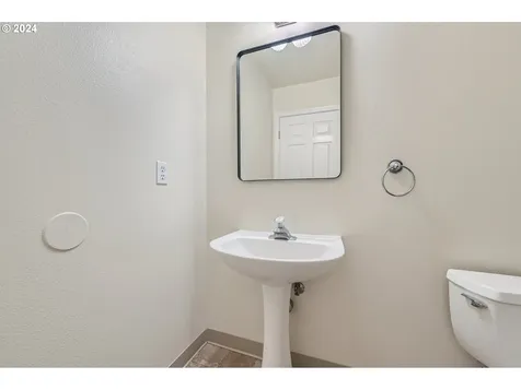 1743 SE 60th Avenue Hillsboro OR 97123