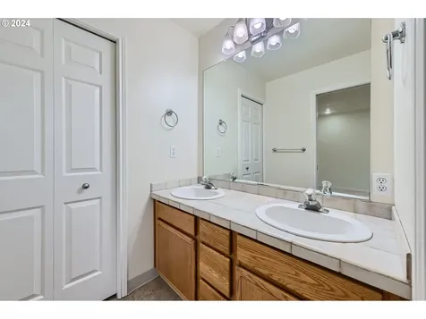 1743 SE 60th Avenue Hillsboro OR 97123
