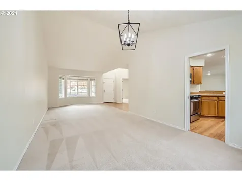 1743 SE 60th Avenue Hillsboro OR 97123
