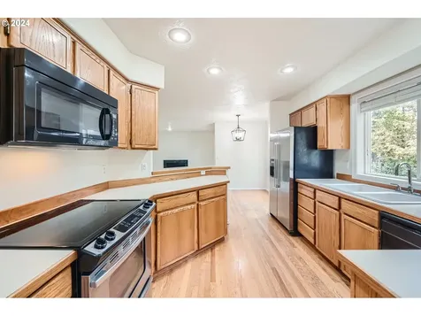1743 SE 60th Avenue Hillsboro OR 97123
