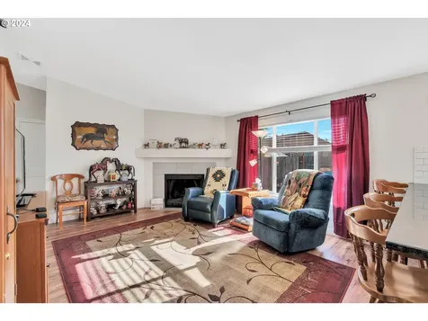 1483 Audrey Way Woodburn OR 97071
