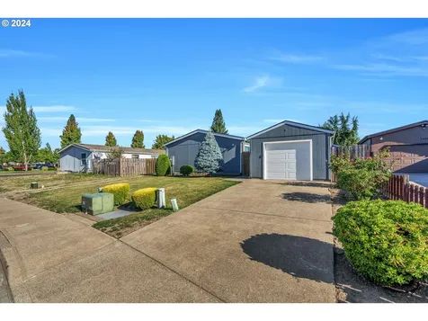 1483 Audrey Way Woodburn OR 97071