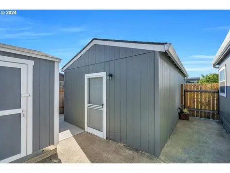 1483 Audrey Way Woodburn OR 97071