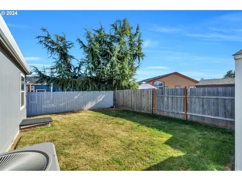 1483 Audrey Way Woodburn OR 97071