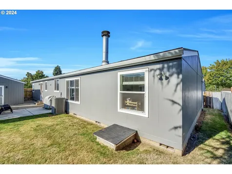 1483 Audrey Way Woodburn OR 97071