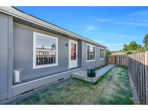 1483 Audrey Way Woodburn OR 97071