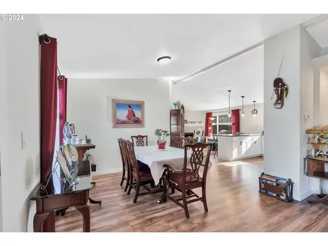1483 Audrey Way Woodburn OR 97071