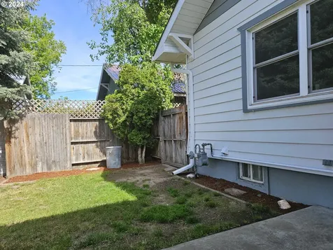 2514 Valley Avenue Baker City OR 97814