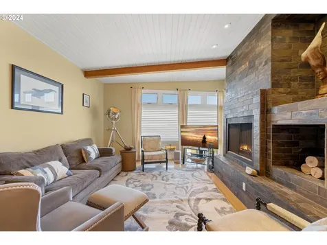 2791 Colony Circle Bandon OR 97411