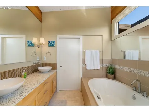 2791 Colony Circle Bandon OR 97411